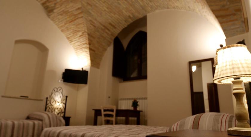 Hotel La Casina Colorata Asís Habitación foto